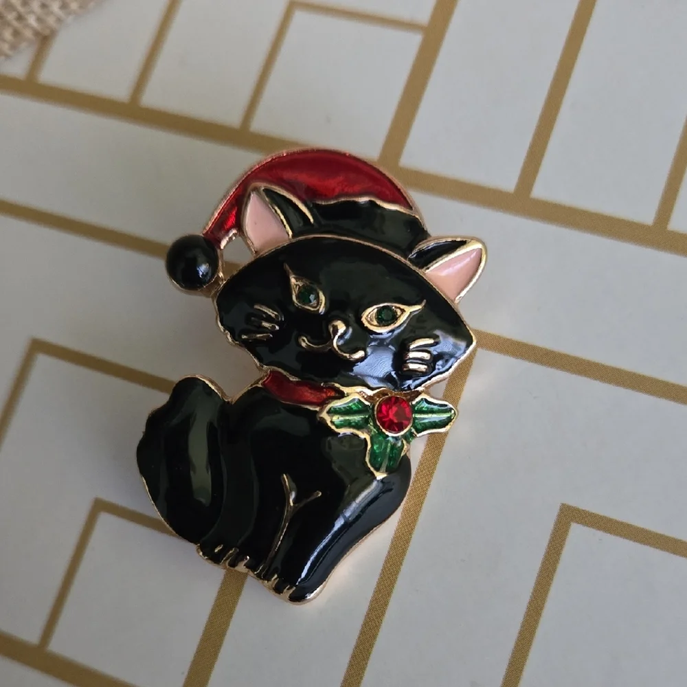 Festive Christmas Cat Enamel Pin In Black Cat, NWT